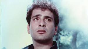 He was only 23 and as reported by times of india, suffered from shortness of breath and had begun shivering before passing away. Rajiv Kapoor Dies From Being Actor Filmmaker To Comeback With Toolsidas Junior Lesser Known Facts Of Chimpu