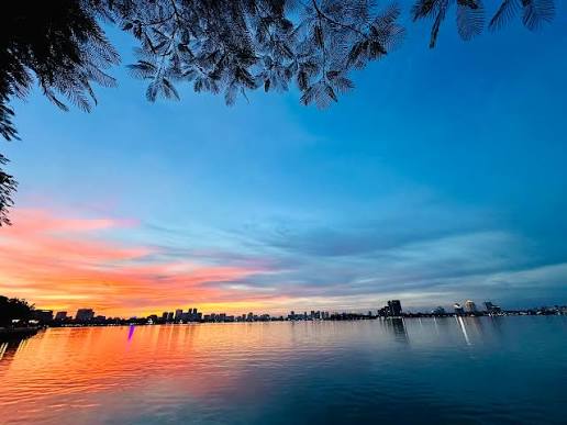 Sunset at West Lake, Hanoi, Vietnam 🌅