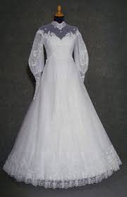 Ruffled lace high neck wedding dress. Vintage 1980s Wedding Dresses Fashion Dresses