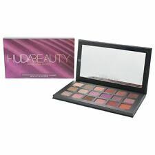 Clearly, her beauty makes her a great cover for her compact because she. Huda Beauty Desert Dusk Eyeshadow Palette Gunstig Kaufen Ebay