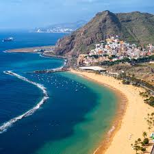 Острова, не тронутые временем = islands time forgot / лоуренс грин; Canary Islands Pushes Safe Corridors Concept Simplexity Travel