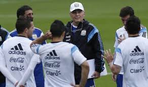 Former argentina head coach alejandro sabella has passed away at the age of 66 after a battle with cancer and heart problems. Alejandro Sabella S Sheffield Steel Has Sharpened Lionel Messi S Mettle World Cup 2014 Sport Express Co Uk