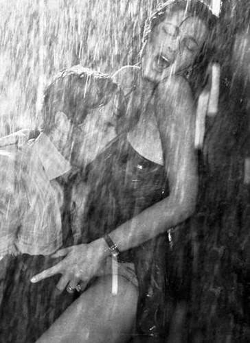 Eu e você em uma noite de chuva