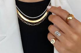etiquette for wearing jewelry from the