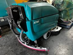 tennant 5700 floor scrubber reconditioned