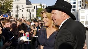 garth brooks inducted into country