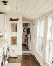 35 Stunning Laundry Room Wall Décor To