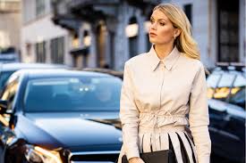 Lady kitty spencer has gone public with her relationship with fashion tycoon michael lewis. Iigfnh S2tmzkm
