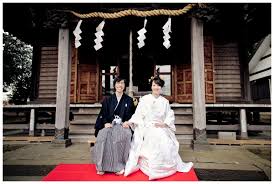婚姻, kon'in) war in der japanischen geschichte immer ein bund, der das fortbestehen der familie (linie), d. Deutsch Japanische Shinto Hochzeit In Japan Tokio Anne Hornemann