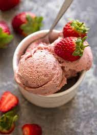 strawberry ice cream no churn