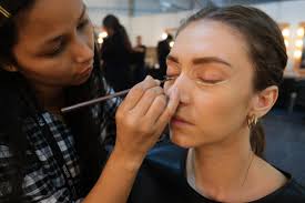 how to become a certified makeup artist