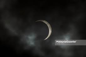 Mulai pukul 02:29:43 ut sampai pukul 08:05:41 ut. Fenomena Gerhana Matahari Anulus Di Malaysia