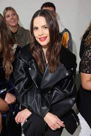 hayley atwell attends the del core fw 2023