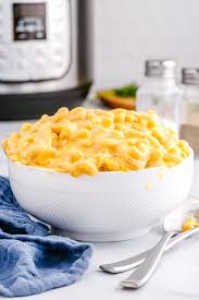 homemade mac and cheese with velveeta