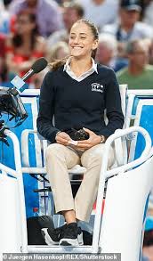 Svetska teniska zvezda marijana veljović vodi nas na teren gde je prvi put uzela reket u ruke. Australian Open Chair Umpire Marijana Veljovic Steals The Show Express Digest