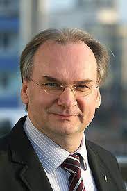 Reiner haseloff (born 19 february 1954 in bülzig, kreis wittenberg, bezirk halle) is a german politician who serves as the minister president of the federal. Dr Reiner Haseloff Cdu Dessau Rosslau