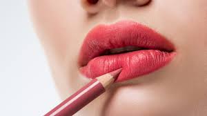 how to make lips bigger naturally