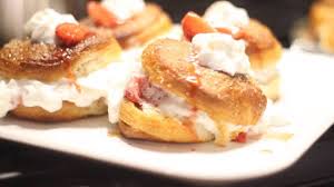 how to make strawberry shortcake with