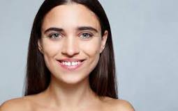 ¿Qué dicen de las mujeres con los dientes separados?