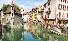 annecy travel the fullest