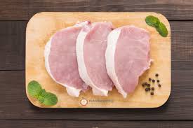 8 oz pork chop calories protein