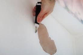 repair ling paint on plaster walls