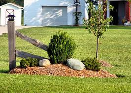 Discover average slip board vs buck and rail estimates. Ideas For Planting In Front Of A Split Rail Fence This Simple Landscaping Looks Great Driveway Entrance Landscaping Farmhouse Landscaping Rustic Landscaping