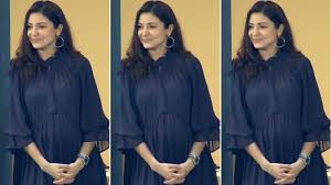 His wife actress anushka sharma and the baby are both reported to be healthy. Anushka Sharma Blows Virat Kohli A Kiss At Ipl 2020 In A Sheer Dress That Shows Off Her Baby Bump Vogue India
