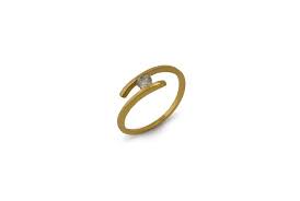 Всеки златен пръстен трябва да притежава висока стойност, великолепна визия и да олицетворява красотата на неговия собственик. Zlaten Prsten