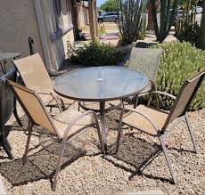 Outdoor Patio Table W 4 Chairs For