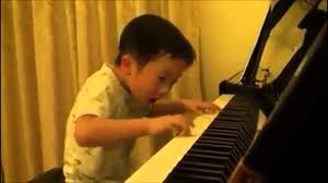 And now a classic one from the rich history of classical wunderkinds. Nino Prodigio De 4 Anos Tocando El Piano Mejor Que Un Profesional Maravilla Piano Youtube Playing Piano Piano