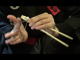 Do not know how to properly hold a japanese chinese chopsticks (for sushi, japanese rolls, sashimi, chinese dishes, etc.)? How To Use Chopsticks Life Hack For Beginners And Children