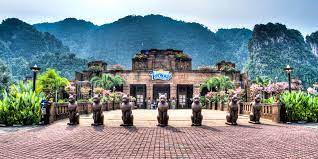 The water park has a huge adventure river water slide and an explorable pirate ship, while the amusement park includes a delightful steam train ride and a tiger inspired rollercoaster. Lost World Of Tambun Ipoh How To Reach Best Time Tips