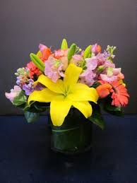 Buy 1 dinner/lunch entrée + 2 bev. Ann S Flowers 101 Santa Monica Ca Florist Same Day Flower Delivery For Any Occasion