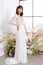 Hier finden sie die gewünschten informationen! Modernes Brautkleid Feminin Elegant Lassig Hochzeitskleider Aus Der Kisui Berlin Kollektion