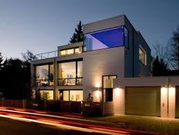 Architektur projekte haus nachhaltiges design sonnenkollektoren sonnenenergie. Einfamilienhauser Munchenarchitektur