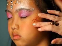 adding glitter to fairy princess makeup