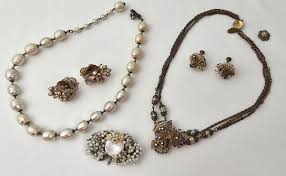 faux pearls lot of 5 vine jewelry
