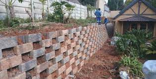 retaining wall block installations