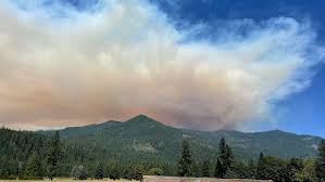 lookout fire grows east winds cause