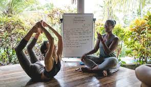 200 hour yoga teacher training mar de