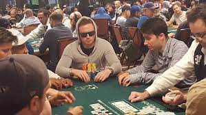 England's Lawrence Bayley tops chip count at WSOP Main Event | Las Vegas  Review-Journal