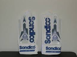 Sondico Boys Goalkeeper Gloves Pro Grip Football Goalie