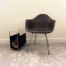 mid century modern shell chair model