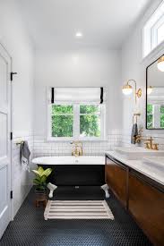 white modern farmhouse bathroom ideas