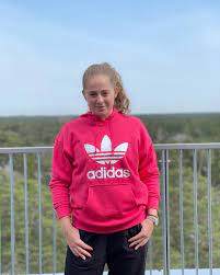 Jelena ostapenko olarak da bilinen, (1997 8 haziran doğumlu) alona ostapenko , bir profesyonel tenis letonya'dan oyuncusu. Jelena Ostapenko Jelena Ostapenko Instagram Photos And Videos