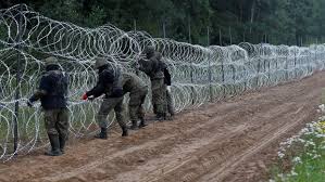 Deset tisíc vojáků bude hlídat polskou hranici s Běloruskem. O víkendu se  ji pokusilo překročit 70 lidí | iROZHLAS - spolehlivé zprávy