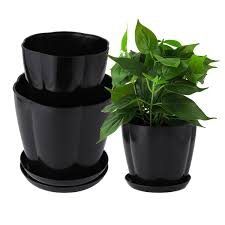 3 pack plant pots 4 5 5 6 5 inch plastic pots for plants with drainage hole and trays plants not included 3 size black