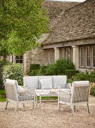 English Country Garden Furniture Trend