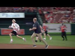Crazy Fan Running On The Field At Busch Stadium Youtube